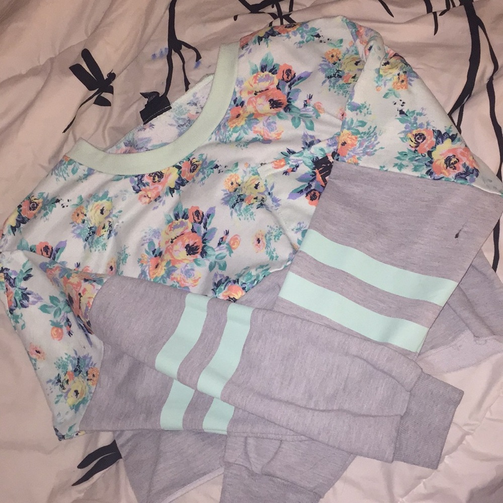 Long sleeve crop top